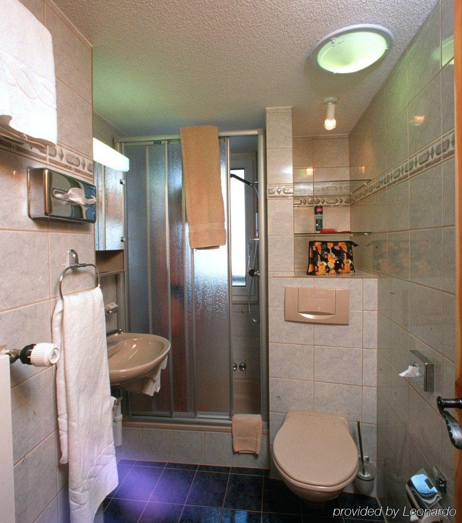 Hotel Walliserhof-Leukerbad-Therme Zimmer foto