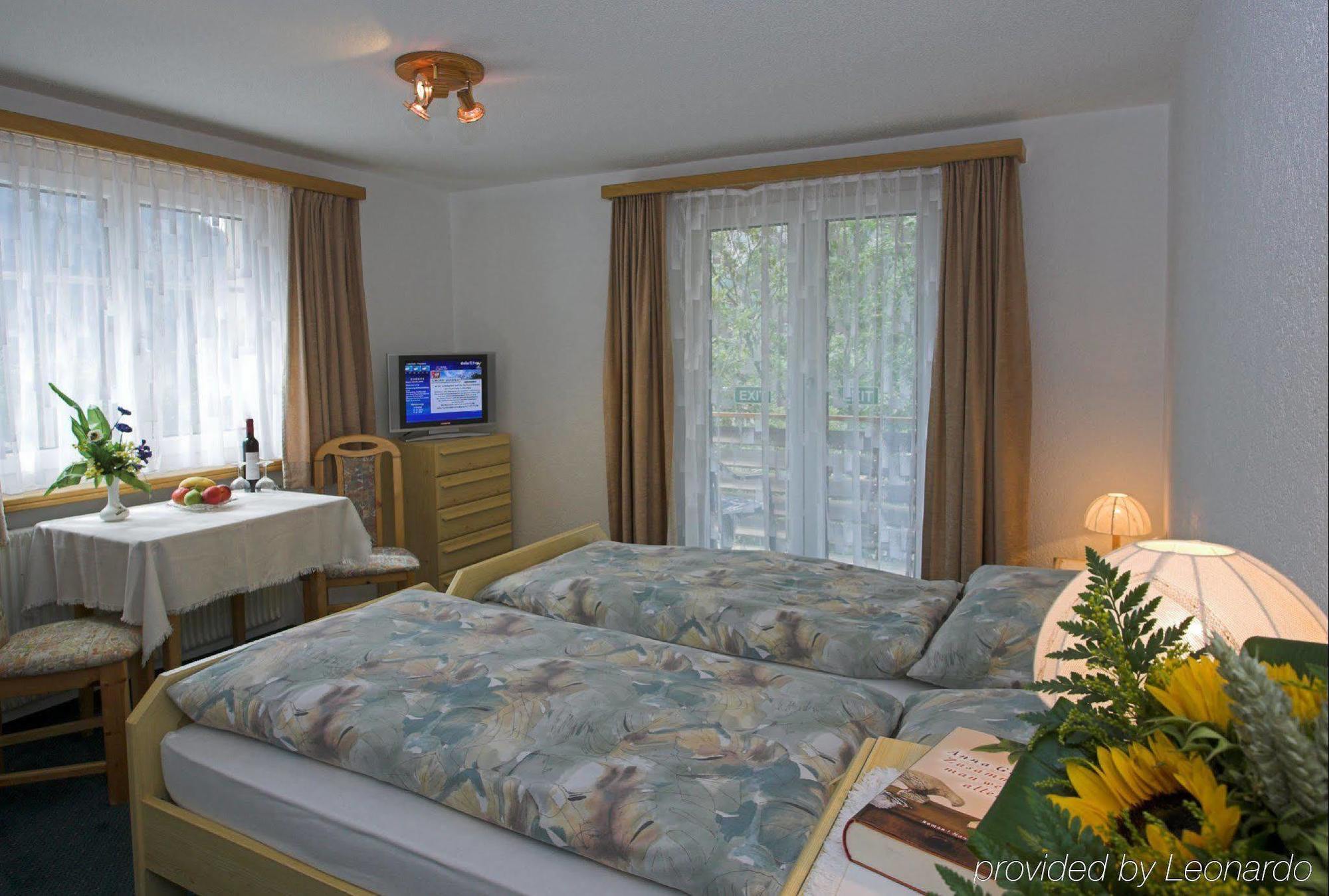 Hotel Walliserhof-Leukerbad-Therme Zimmer foto